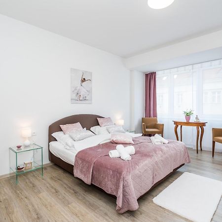 Appartement Perla Hradce 202 à Hradec Králové Extérieur photo